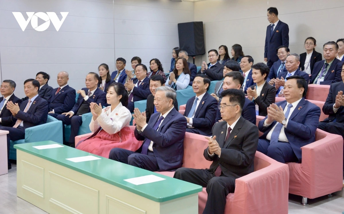 tong bi thu tham truong mau giao kieng sang va lop hoc mang ten bac tai trieu tien hinh anh 9