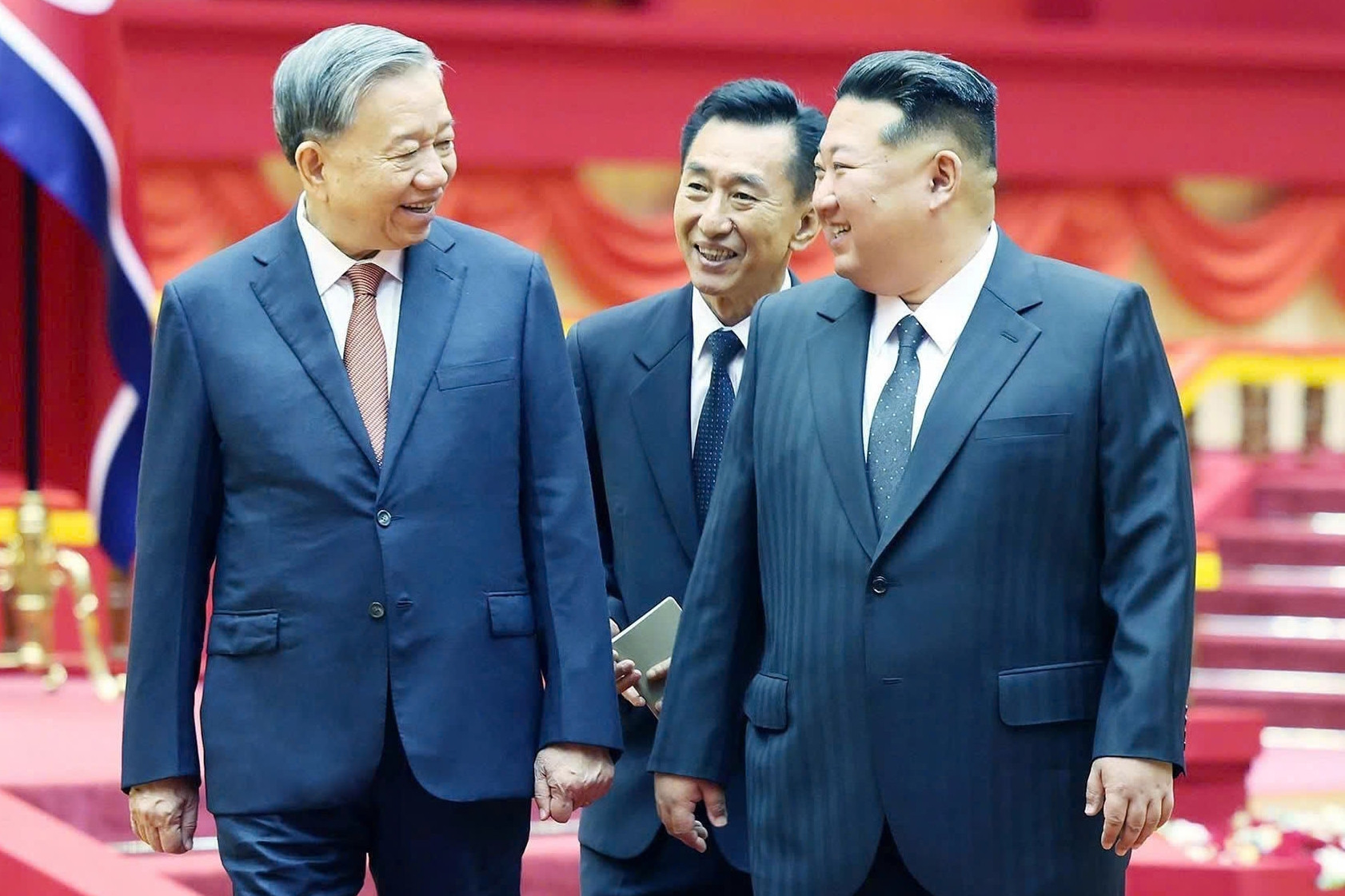 Triều Tiên bắn 21 phát đại bác chào đón Tổng Bí thư Tô Lâm