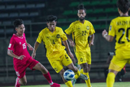 Malaysia giành chiến thắng nhọc nhằn trên đất Lào