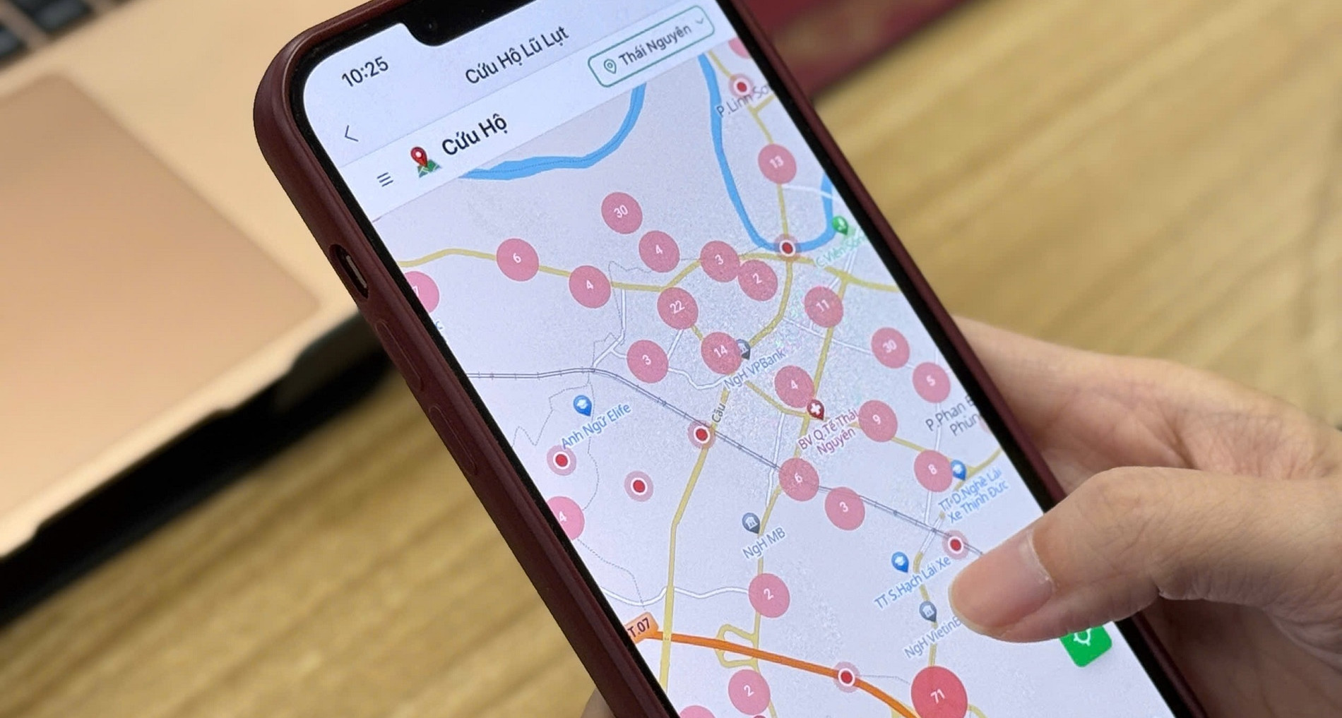 Từ bất lực kẹt xe trong mưa đến ứng dụng cứu hộ lũ lụt Thái Nguyên