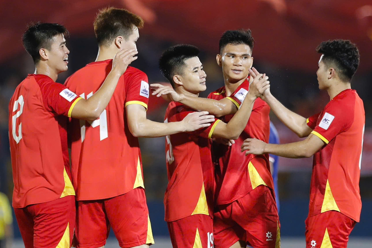 'Tuyển Việt Nam đạt yêu cầu, HLV Kim Sang Sik cần sự an toàn'