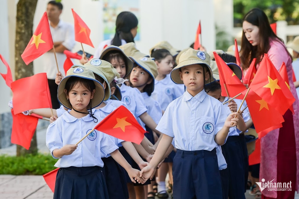 W-hoc sinh nguyen tat thanh.jpg