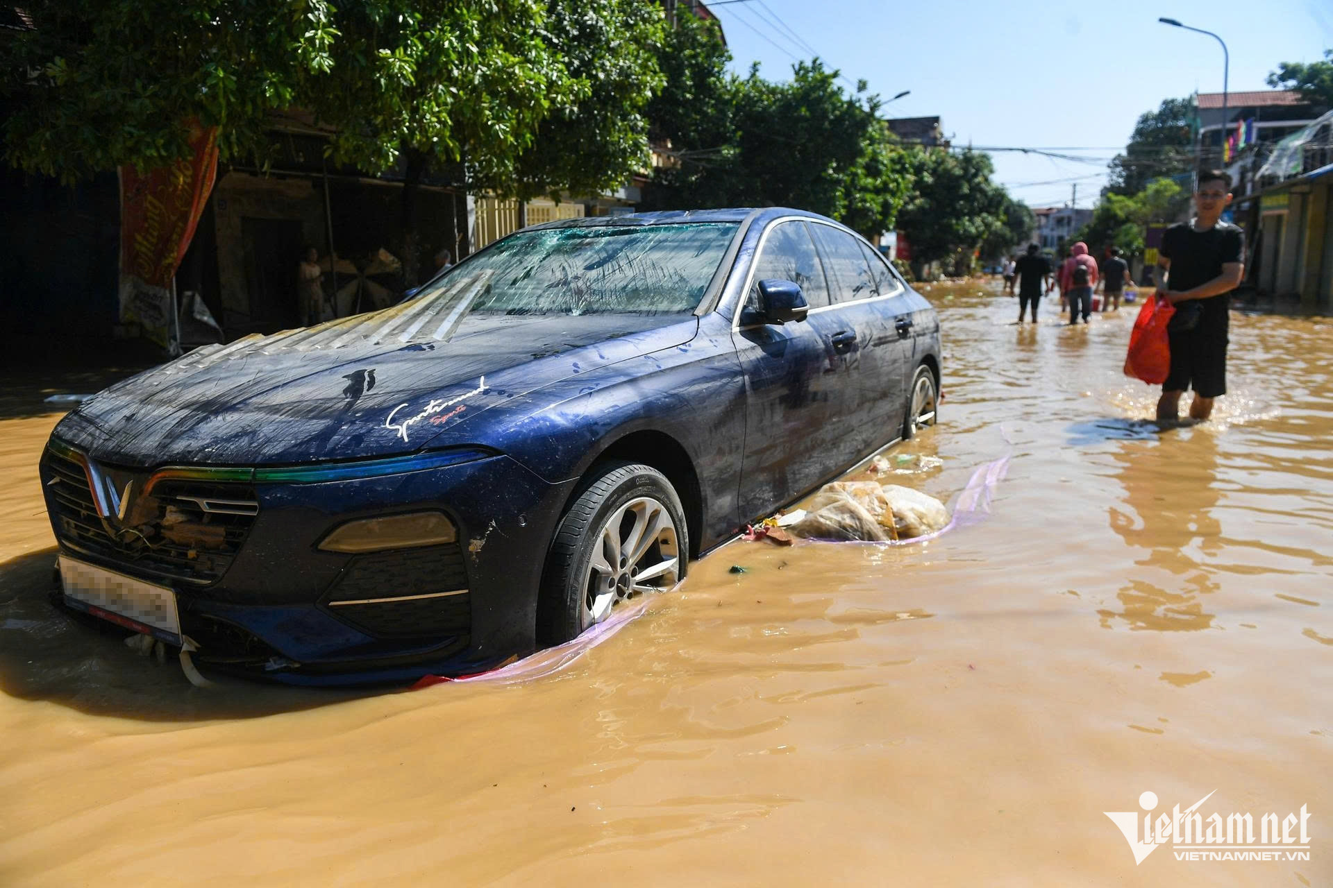W-ô tô ngập (4).jpg