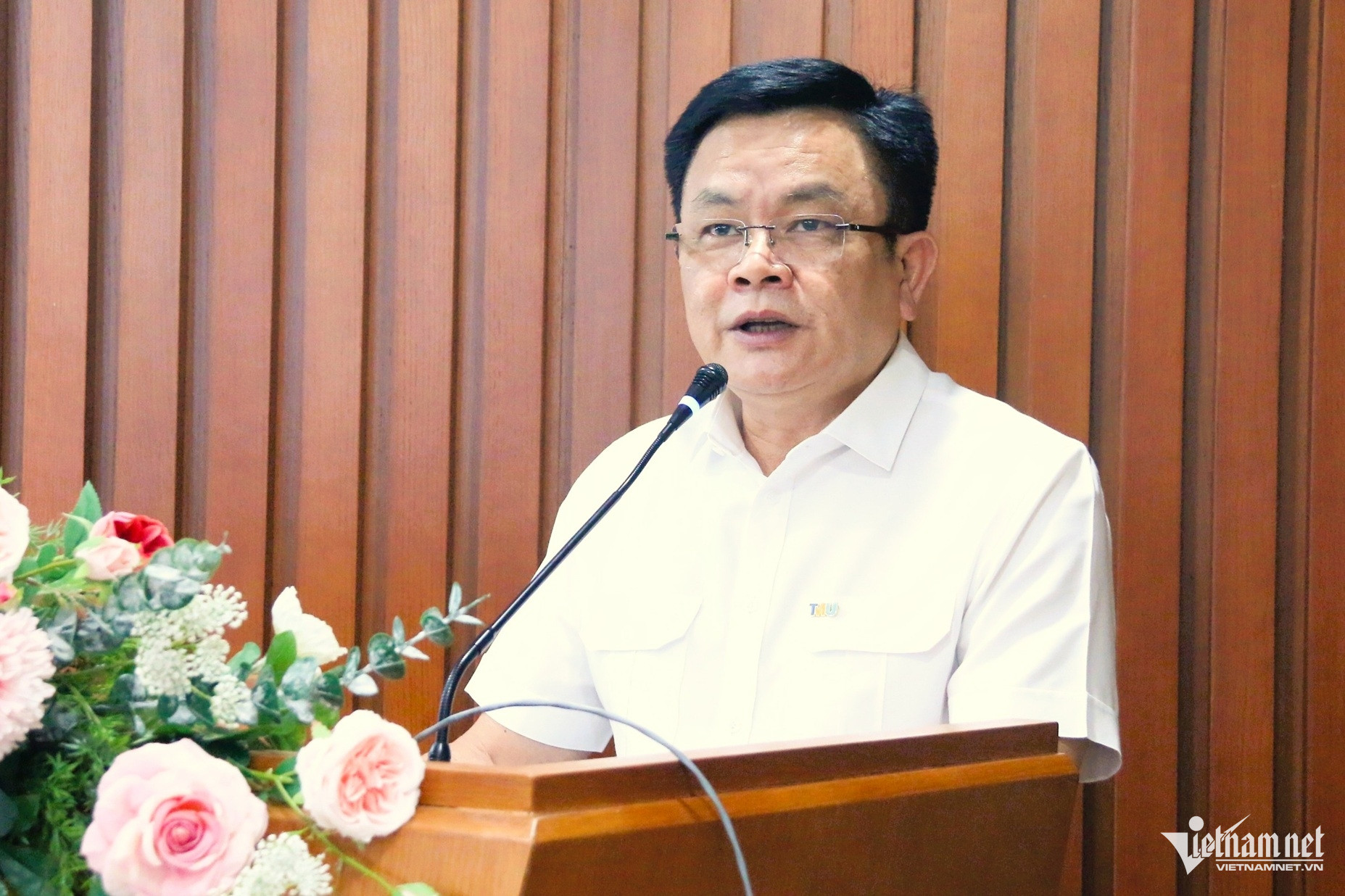 W-PGS.TS Nguyễn Hoàng.JPG.jpg