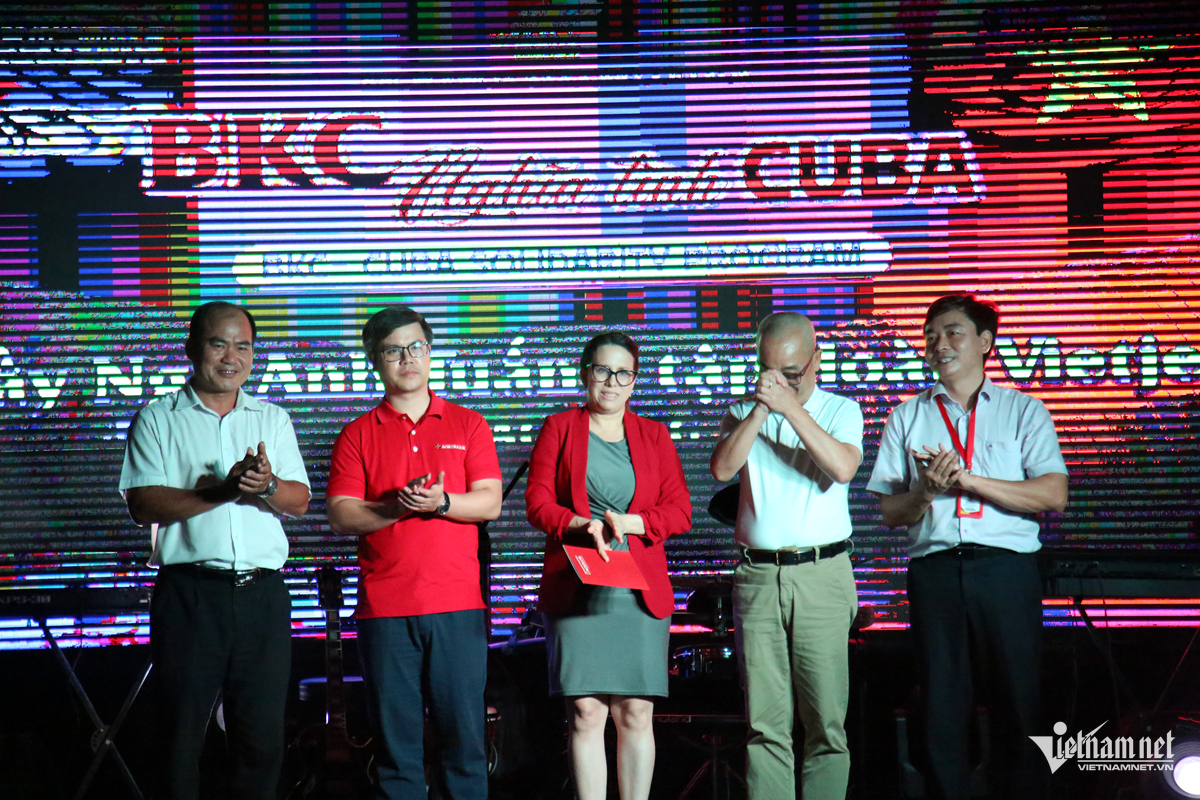 W-ung ho cuba 2684.png