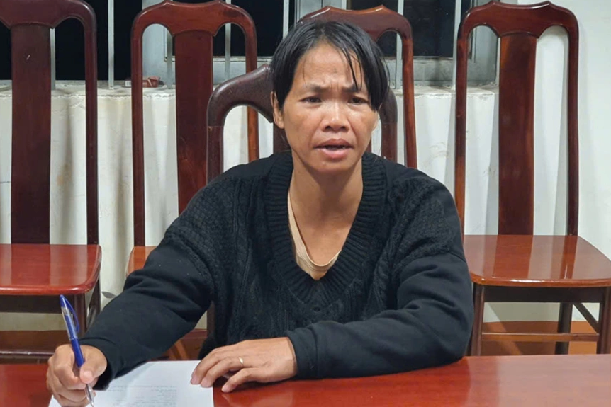 Bản tin trưa 1/11: Người mẹ ném con trai 18 tháng tuổi xuống giếng sâu