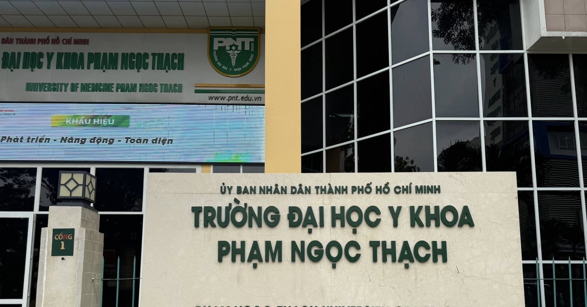 2 PGS xin rút khỏi tổ công tác về liêm chính kh...