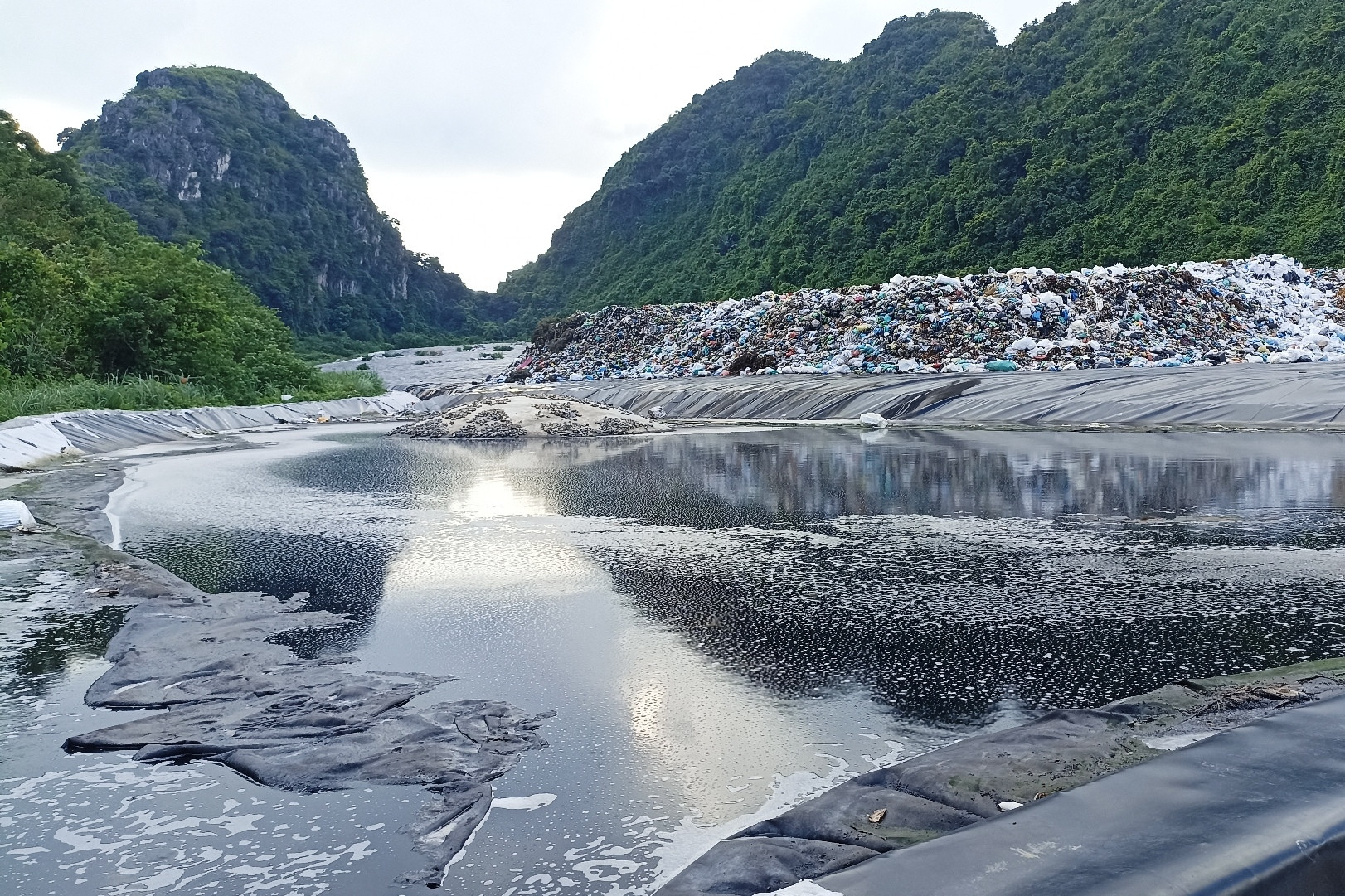 Bãi rác lớn nhất Ninh Bình ô nhiễm: Cục Môi trường vào cuộc