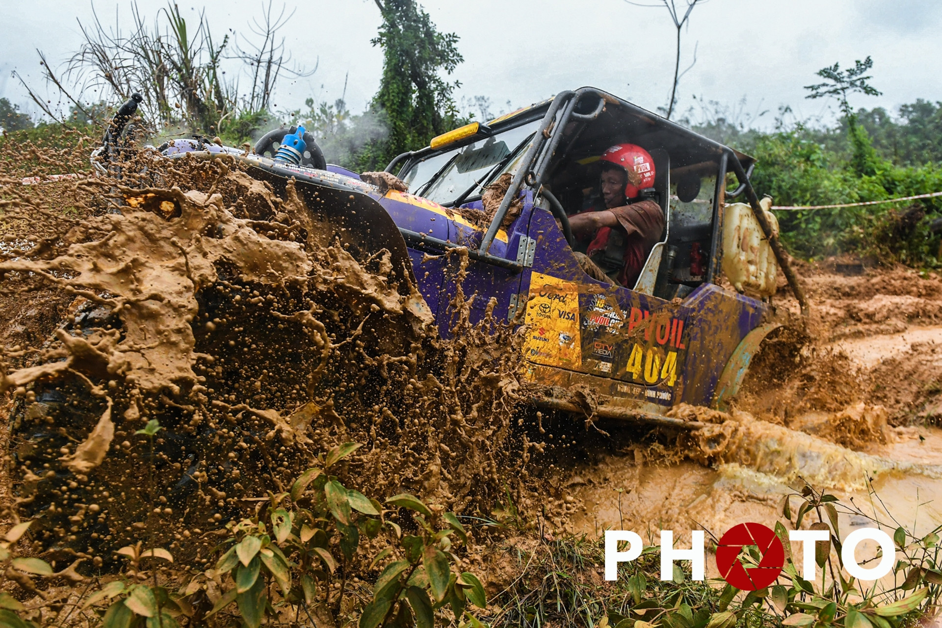 Cận cảnh phần thi 'khó nhằn' nhất Giải đua ô tô địa hình VOC 2025 ở Hà Nội