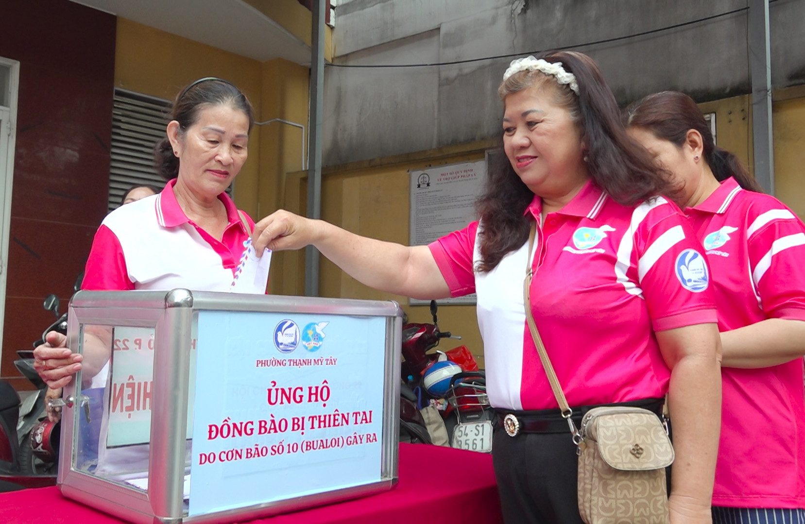 Chính quyền và người dân TPHCM chung tay hỗ trợ đồng bào vùng bão lũ