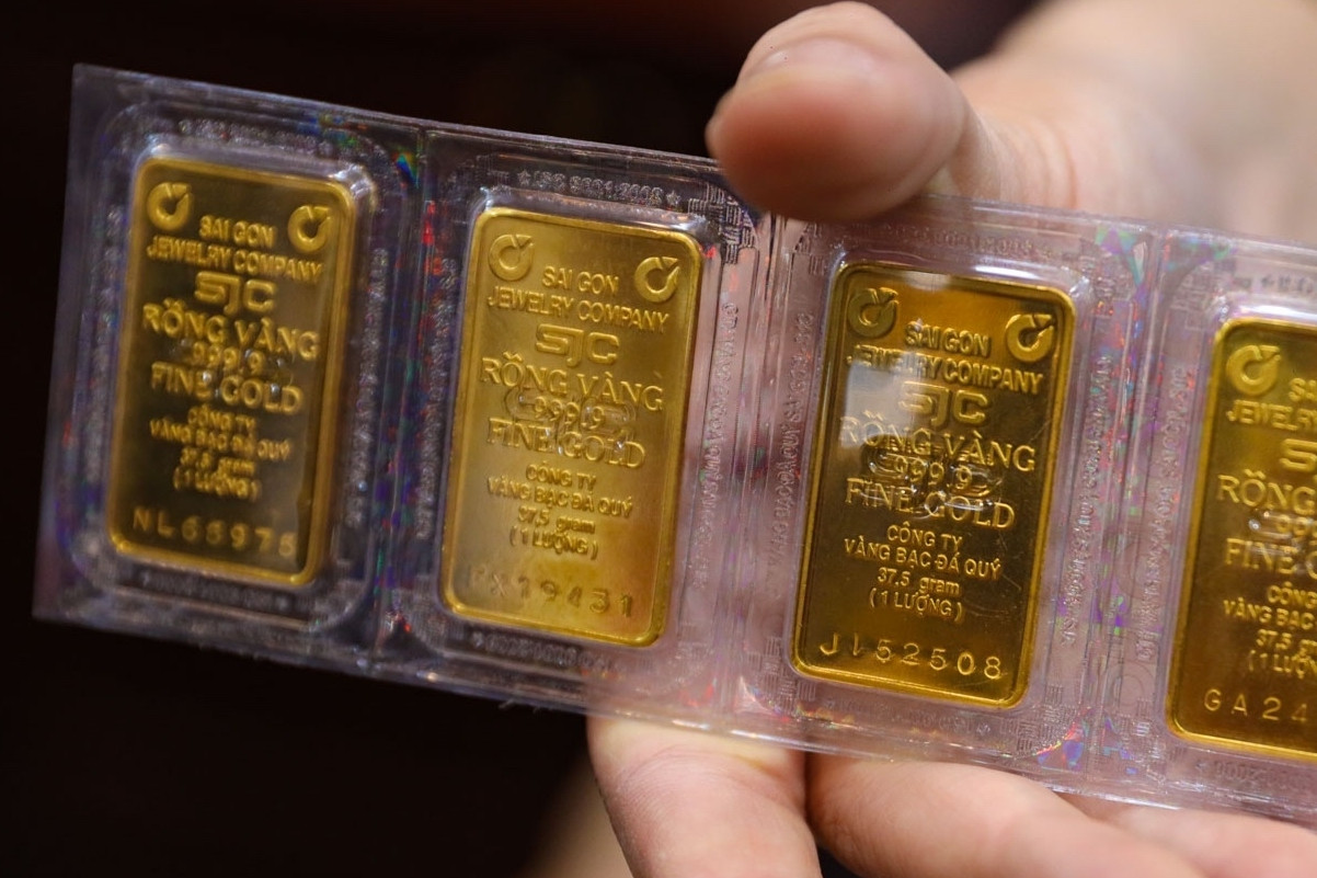 Giá vàng hôm nay 2/11/2025: Giảm gần 4 triệu đồng/lượng, ‘lướt sóng’ lỗ nặng