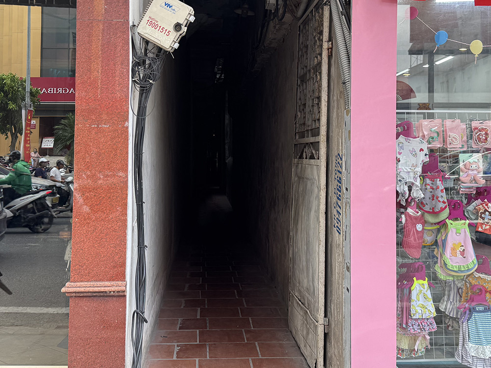 nha trong ngo vietnamnet.jpg