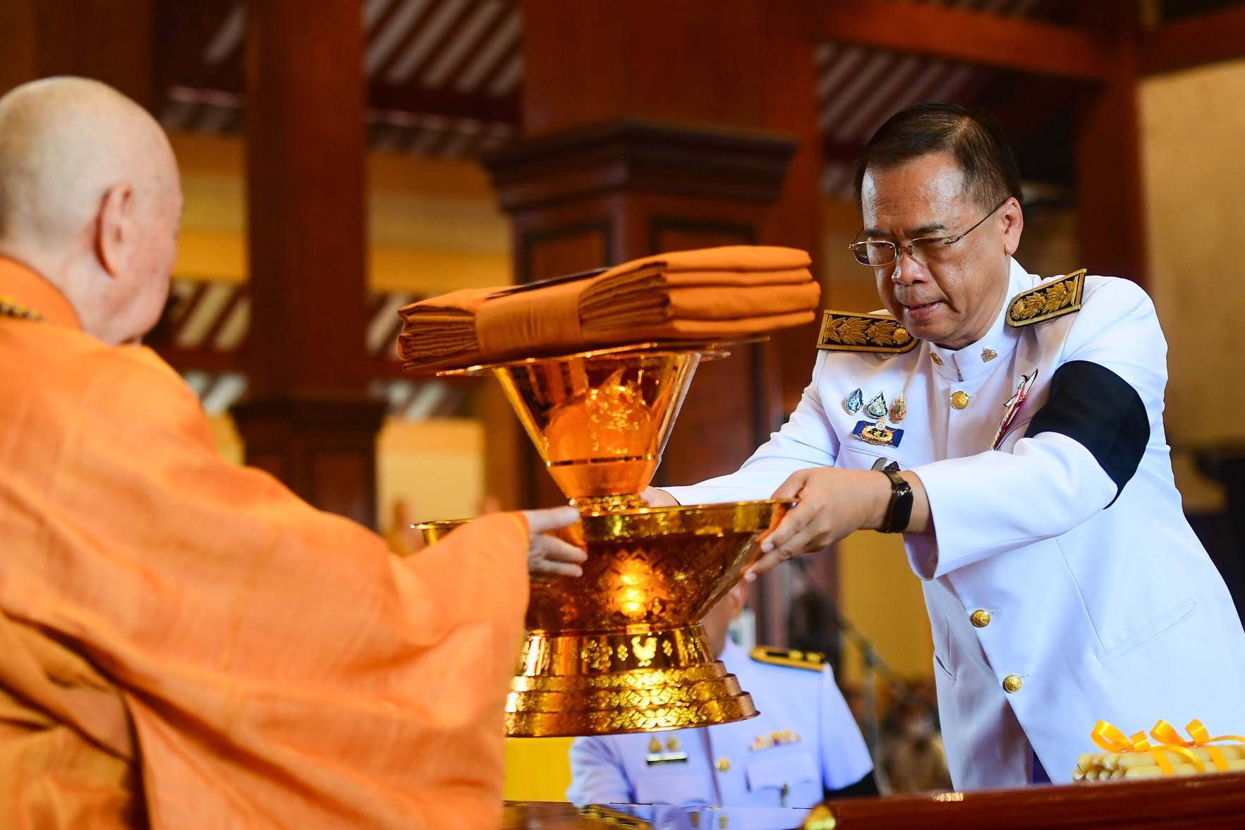 Thứ trưởng Ngoại giao Thái Lan chủ trì lễ dâng y Hoàng gia tại TPHCM