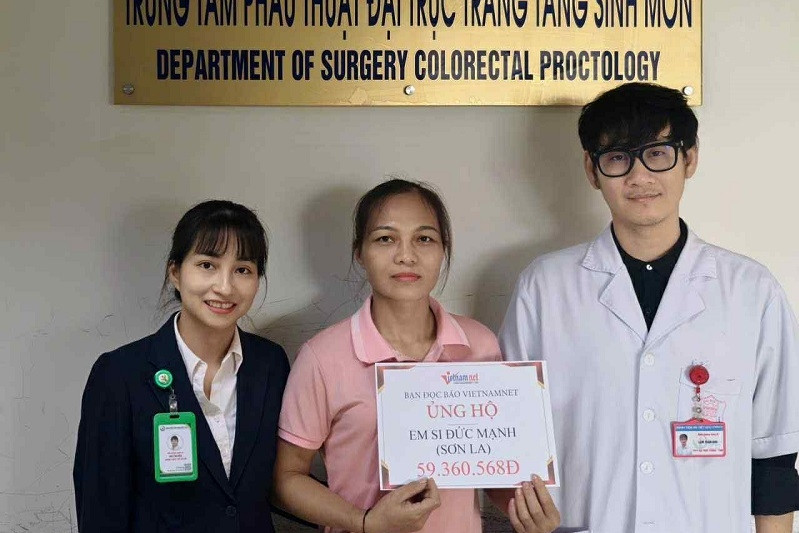 Trao hơn 59 triệu đồng giúp em Si Đức Mạnh ở Sơn La bị tai nạn giao thông