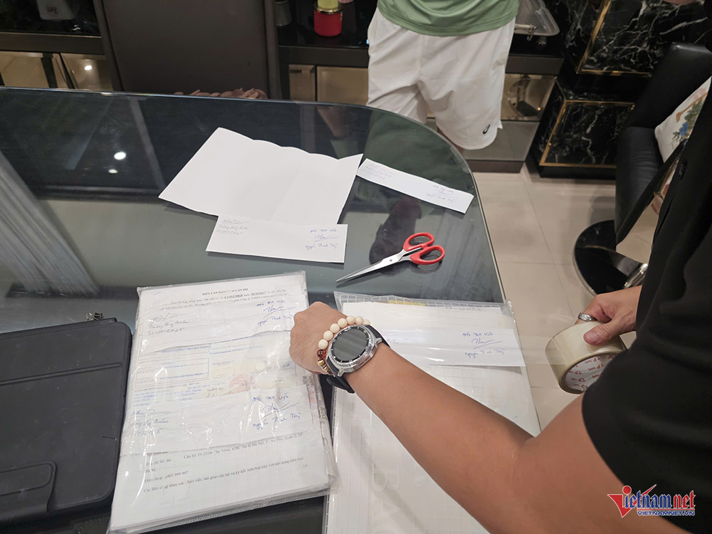 W-kham xet truong ngoc Anh 2.png