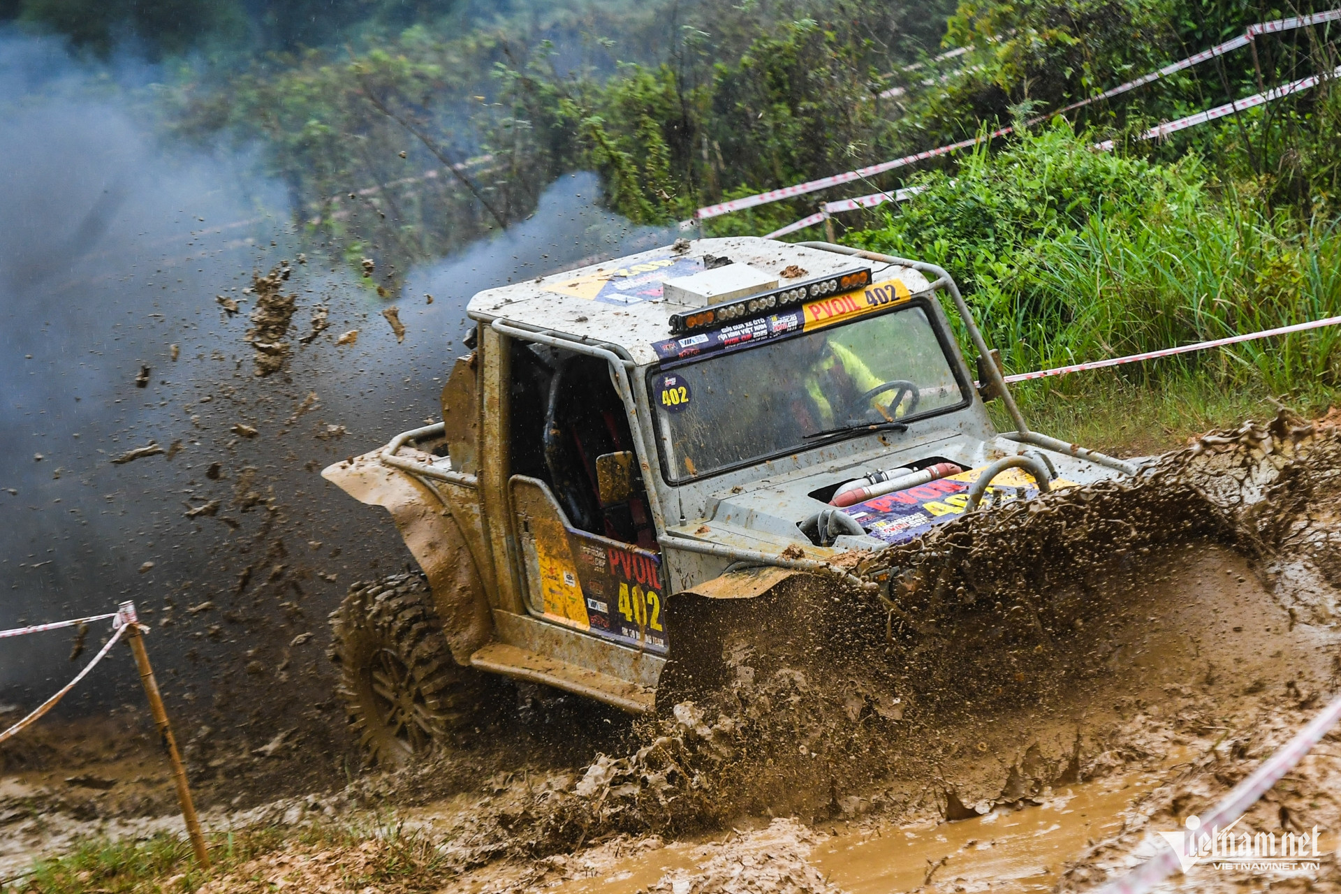 W-xe oto xe dia hinh VOC 21.jpg