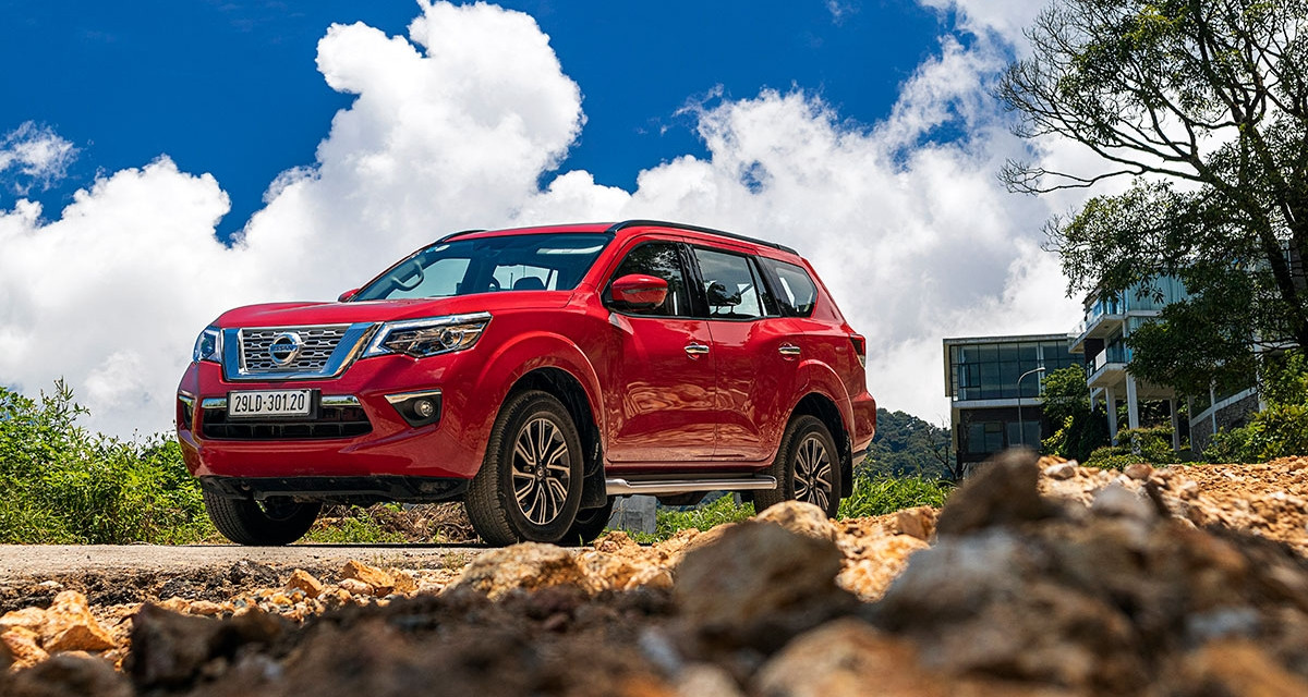 Xe SUV tiền tỷ Nissan Terra sau 6 năm giá rớt một nửa, có nên mua đi off-road?