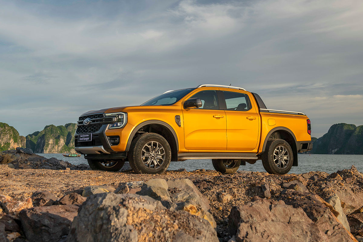 https://static-images.vnncdn.net/vps_images_publish/000001/000003/2025/11/10/28-ford-ranger-wildtrak-393.jpg?width=0&s=5fucszrmSsP7bBrGNjHSLw