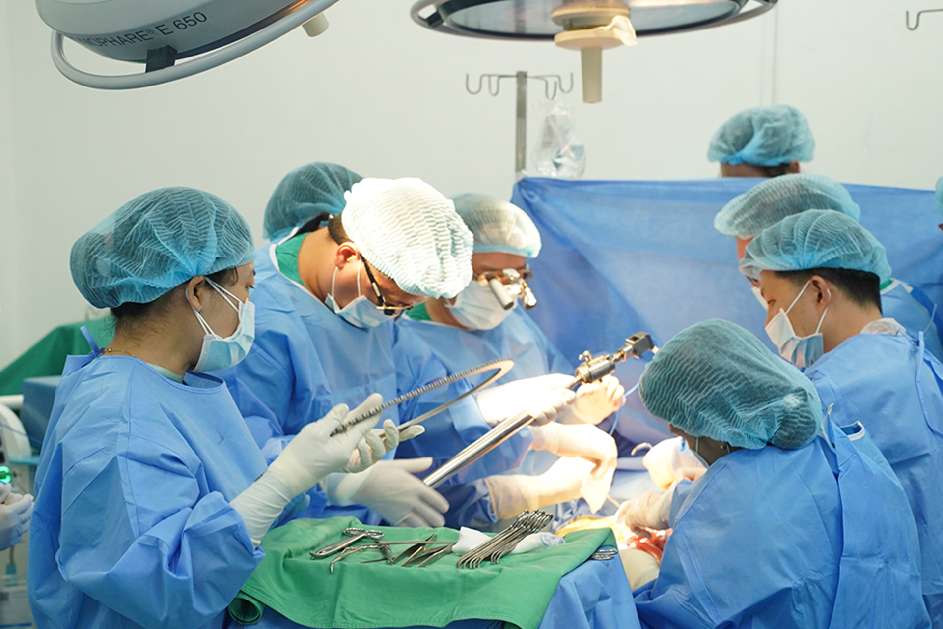 3 ngày đêm thức trắng thực hiện 7 ca đại phẫu và lần ghép phổi đầu tiên ở miền Nam