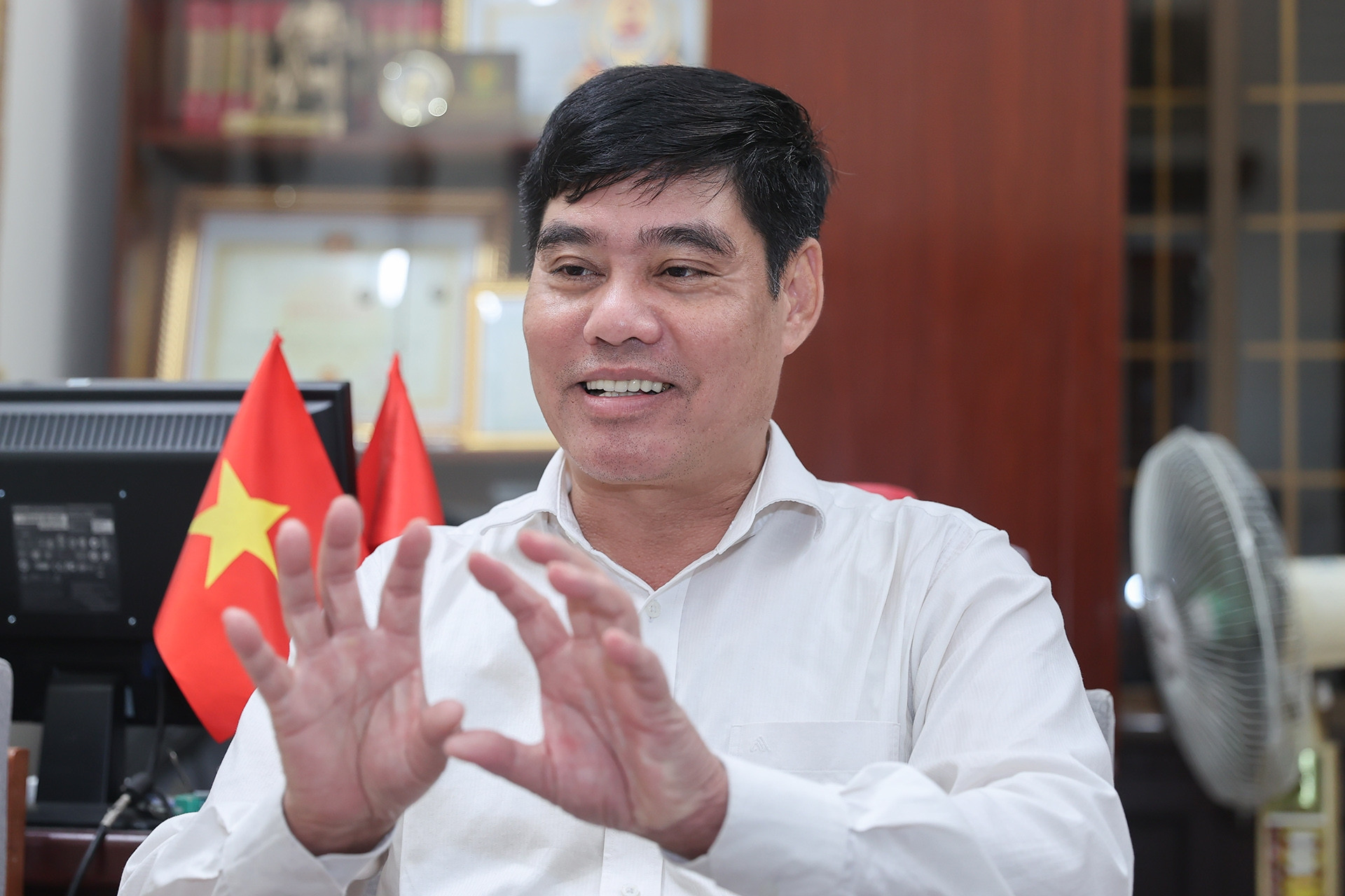 Báo cáo chính trị đột phá mạnh mẽ, Nghị quyết có thể đi ngay vào cuộc sống