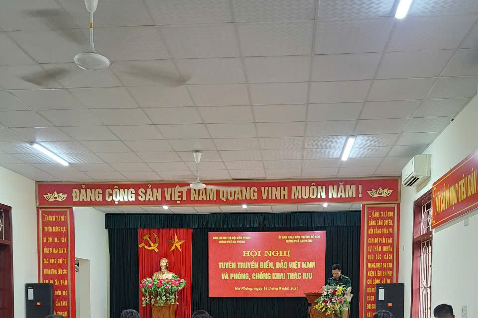 Giữ vững an ninh vùng bãi triều, đồng hành cùng ngư dân bám biển