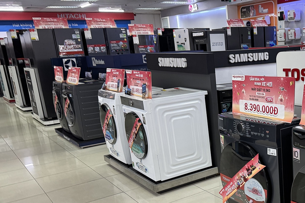 Hà Nội vừa rét đã nồm ẩm: Máy sấy quần áo bán chạy, đắt nhất gần 30 triệu đồng