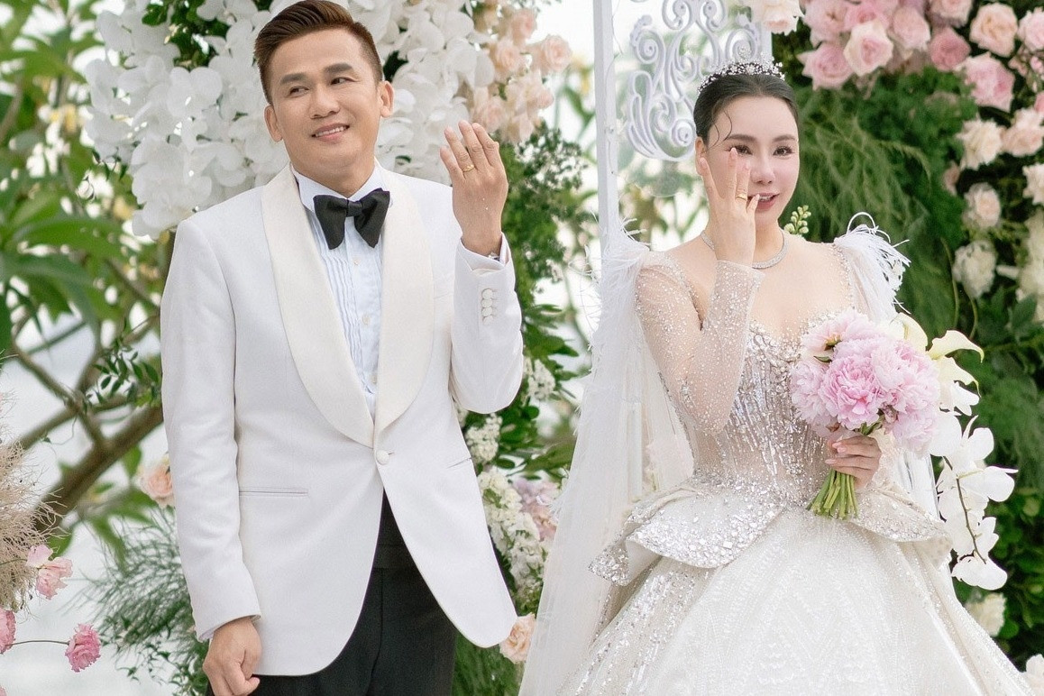 Hồ Quỳnh Hương 45 tuổi lên xe hoa và loạt sao Việt kết hôn năm 2025