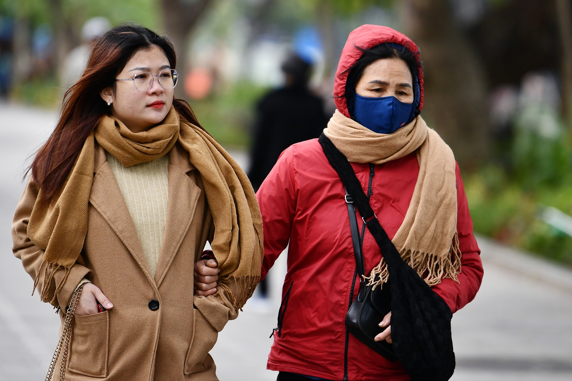 Miền Bắc sắp đón 2 đợt không khí lạnh, nồm ẩm bất thường khi nào chấm dứt?