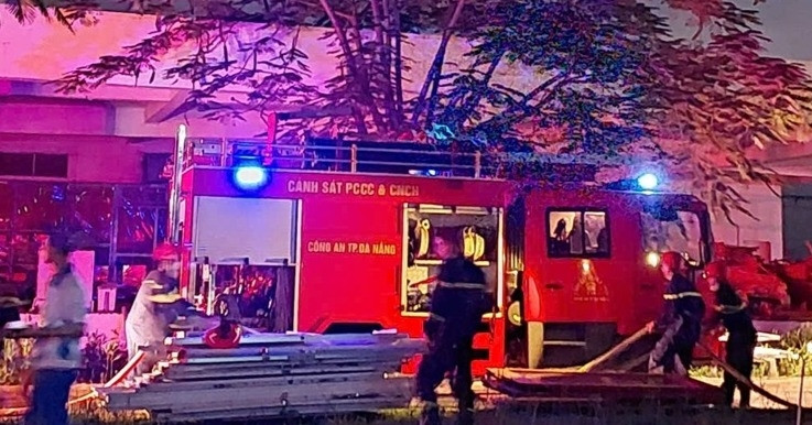 Nổ lớn trong khu công nghiệp ở Đà Nẵng, hàng ng...