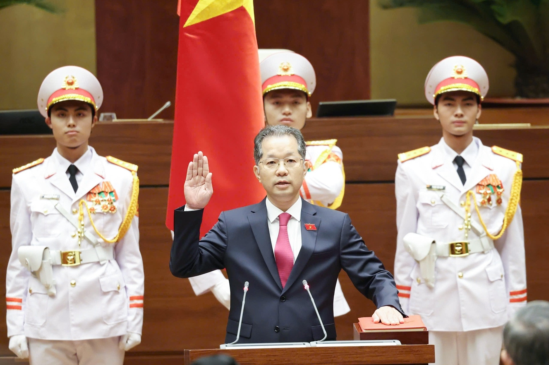 Ông Nguyễn Văn Quảng được bầu làm Chánh án TAND tối cao