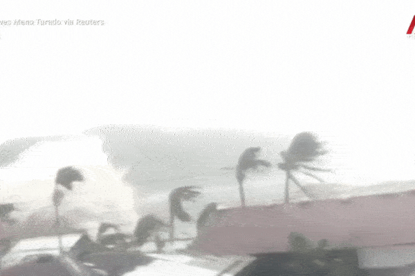 Philippines thống kê thiệt hại sau khi siêu bão Fung-Wong quét qua