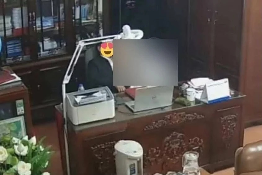 Sở GD-ĐT Ninh Bình vào cuộc vụ clip nghi lãnh đạo trường THPT thân mật với phụ nữ