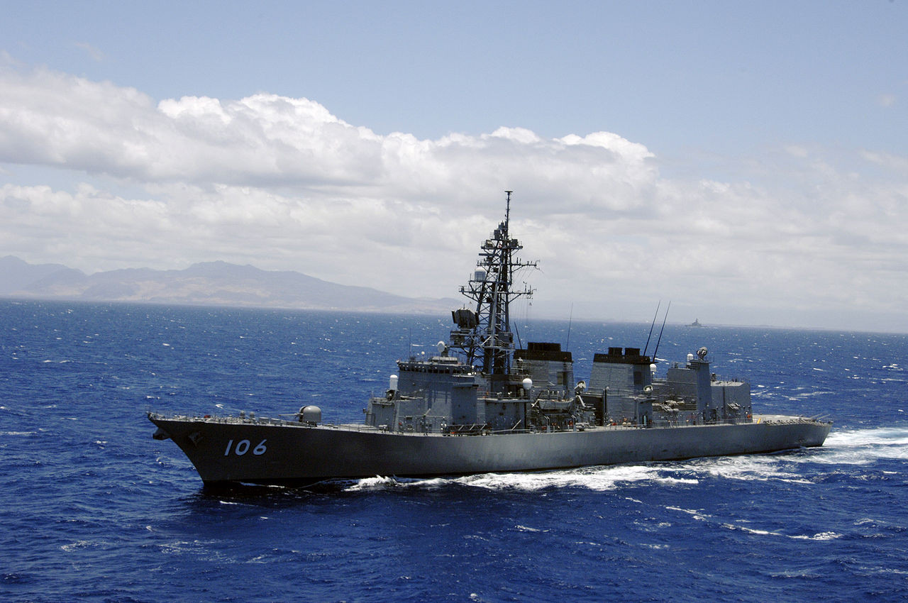 Tàu khu trục lớp Murasame.jpg