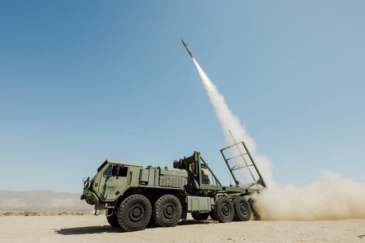 tên lửa Blackbeard 1.jpg