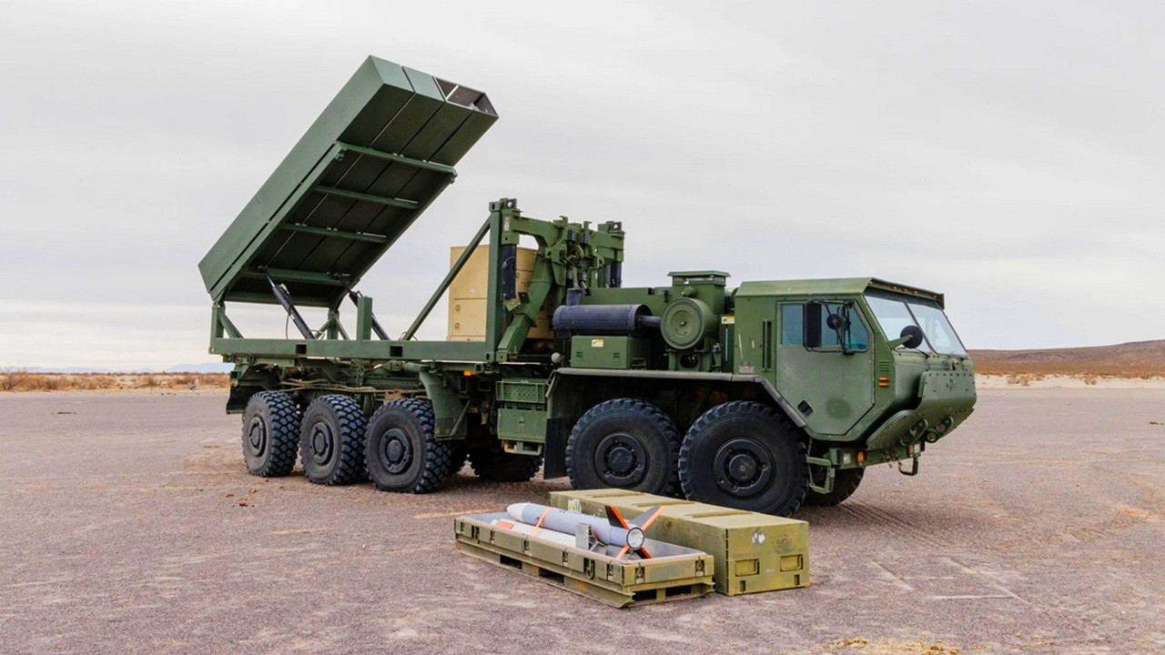 tên lửa Blackbeard.jpg