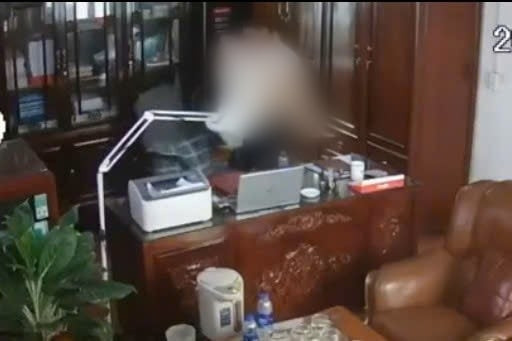 Trường THPT Tô Hiến Thành báo cáo vụ clip người đàn ông thân mật với phụ nữ