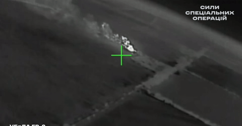 Video Ukraine nhắm mục tiêu vào tên lửa S-400, kho đạn của Nga ở Crưm