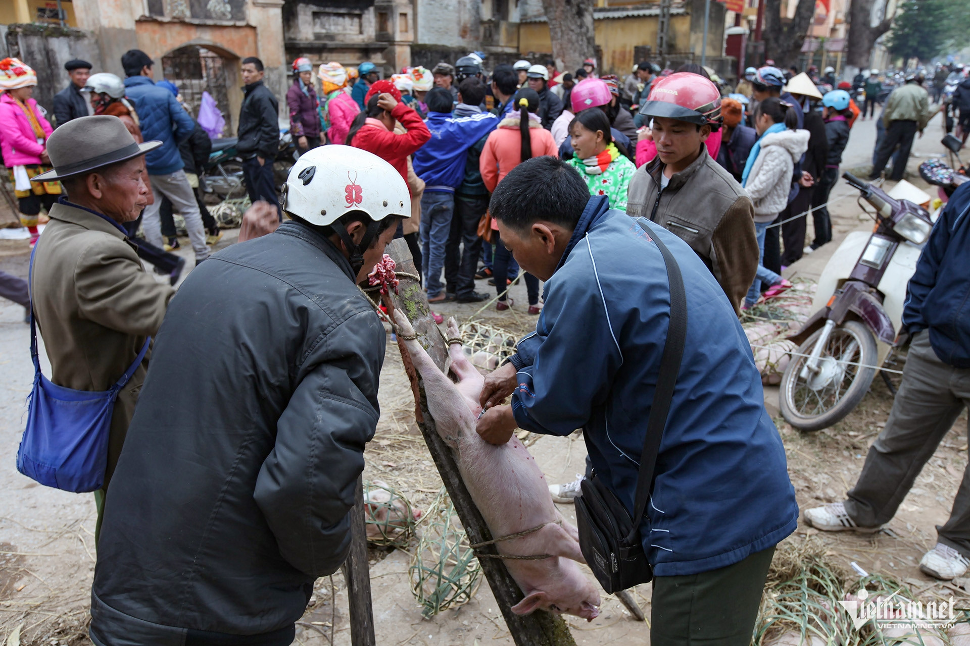 W-Chợ phiên Lộc Bình 12.jpg