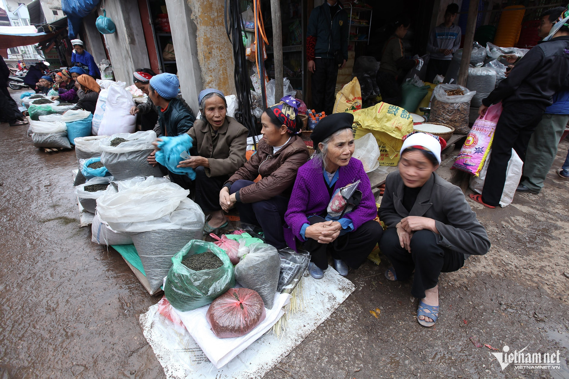 W-Chợ phiên Lộc Bình 3.jpg