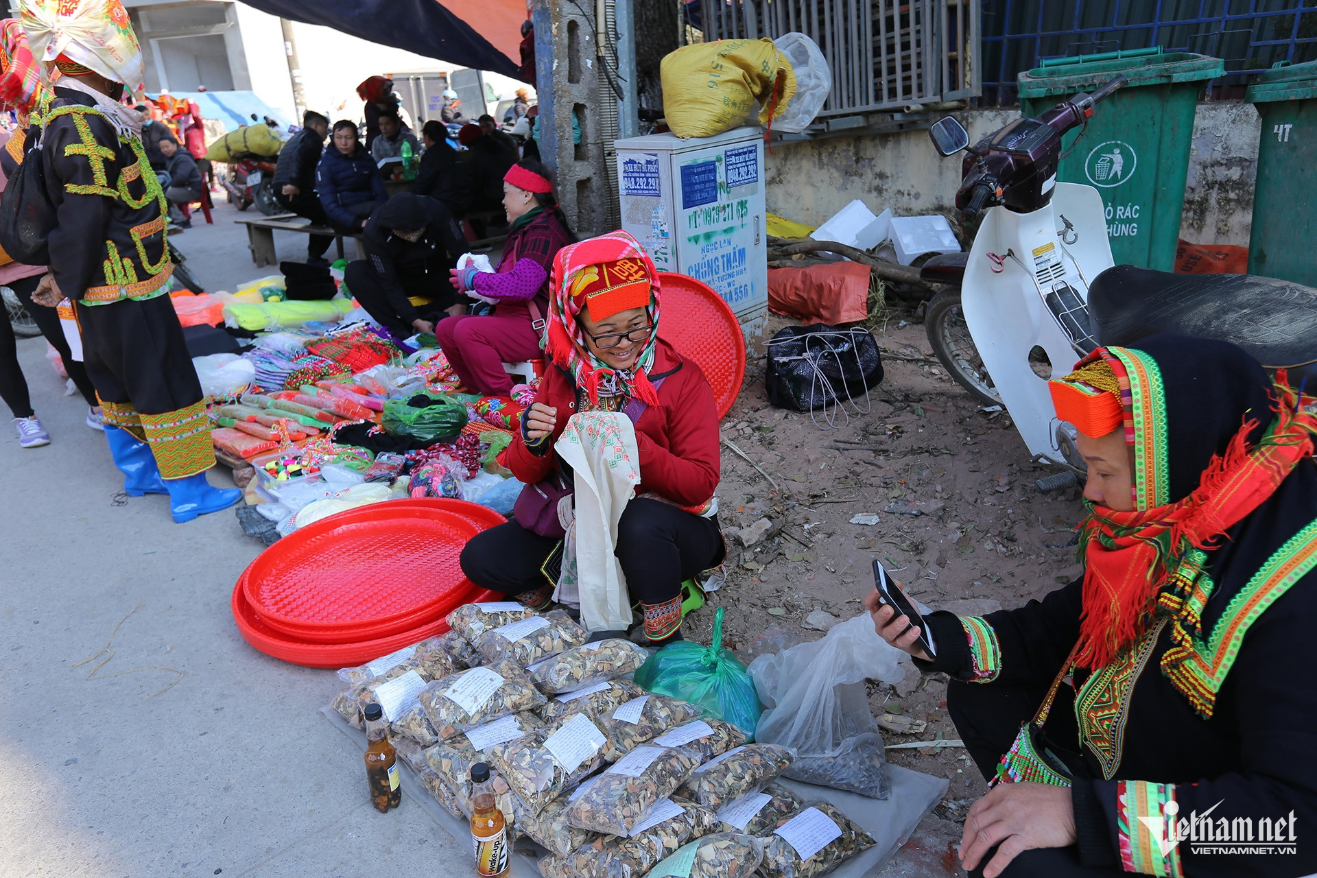 W-Chợ phiên Lộc Bình 4.jpg