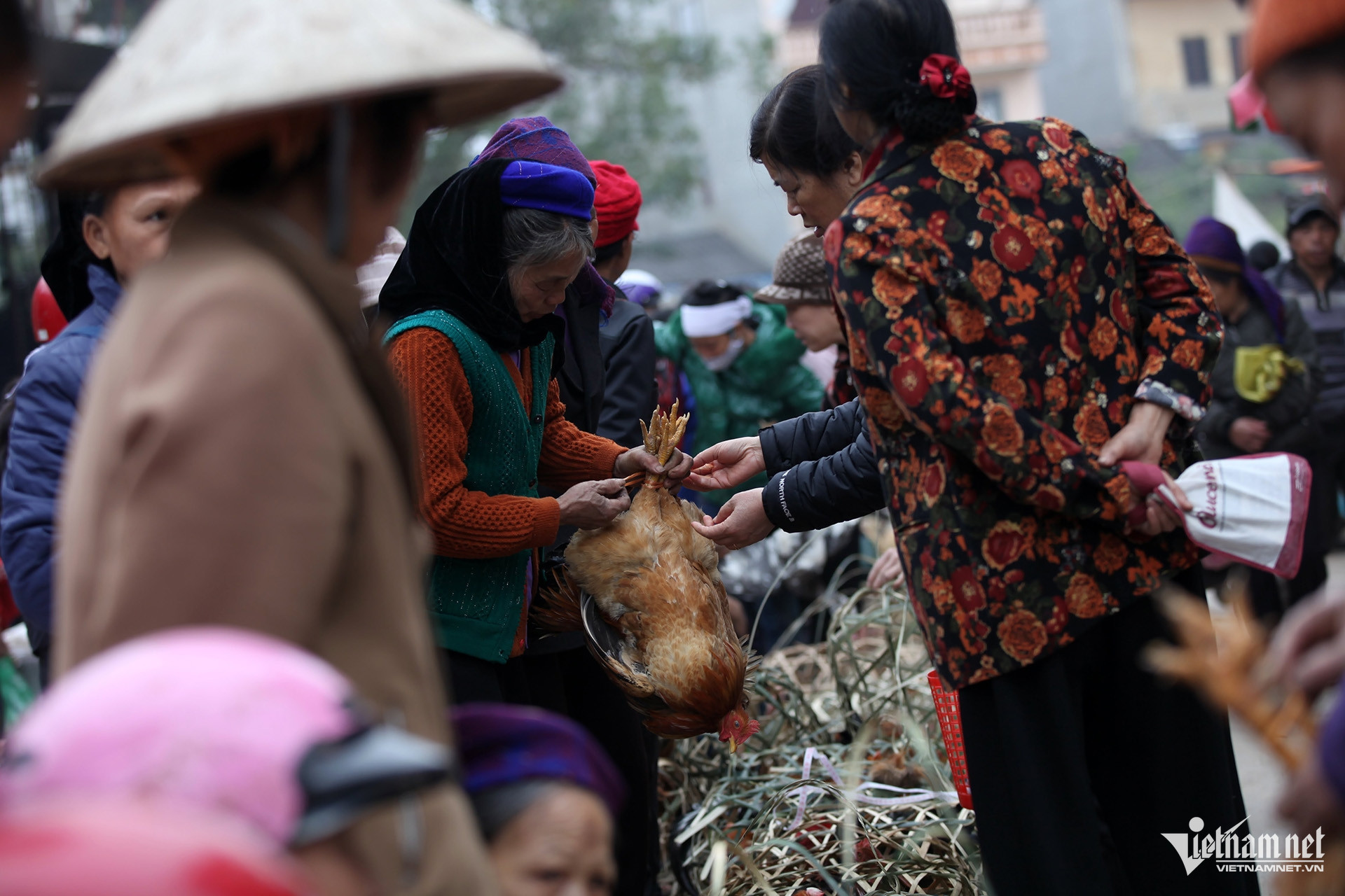 W-Chợ phiên Lộc Bình 6.jpg