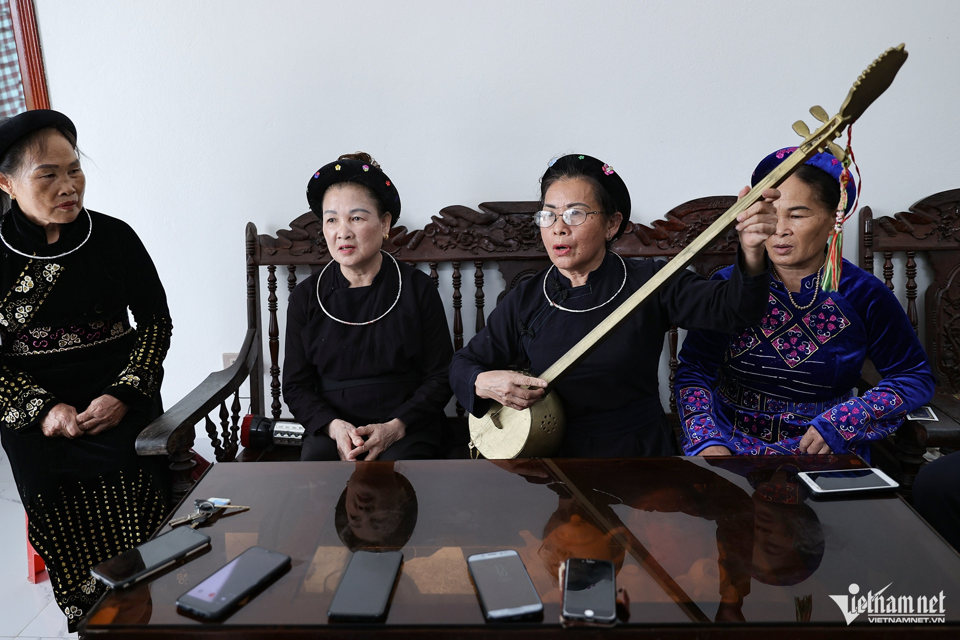 W-Truyền dạy hát then 2.jpg