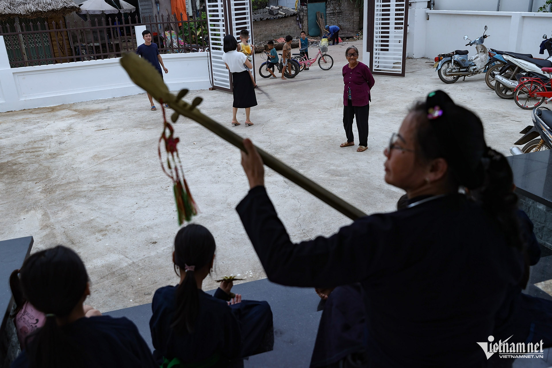 W-Truyền dạy hát then 8.jpg