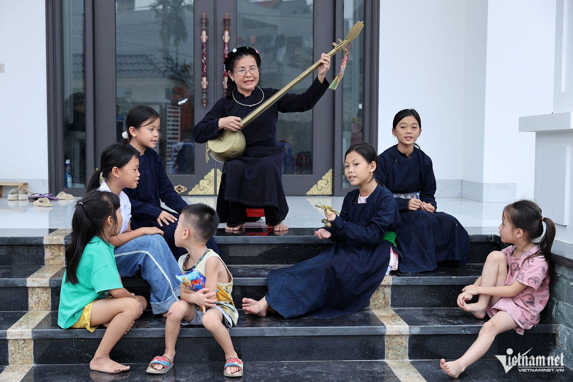 W-Truyền dạy hát then 9.jpg