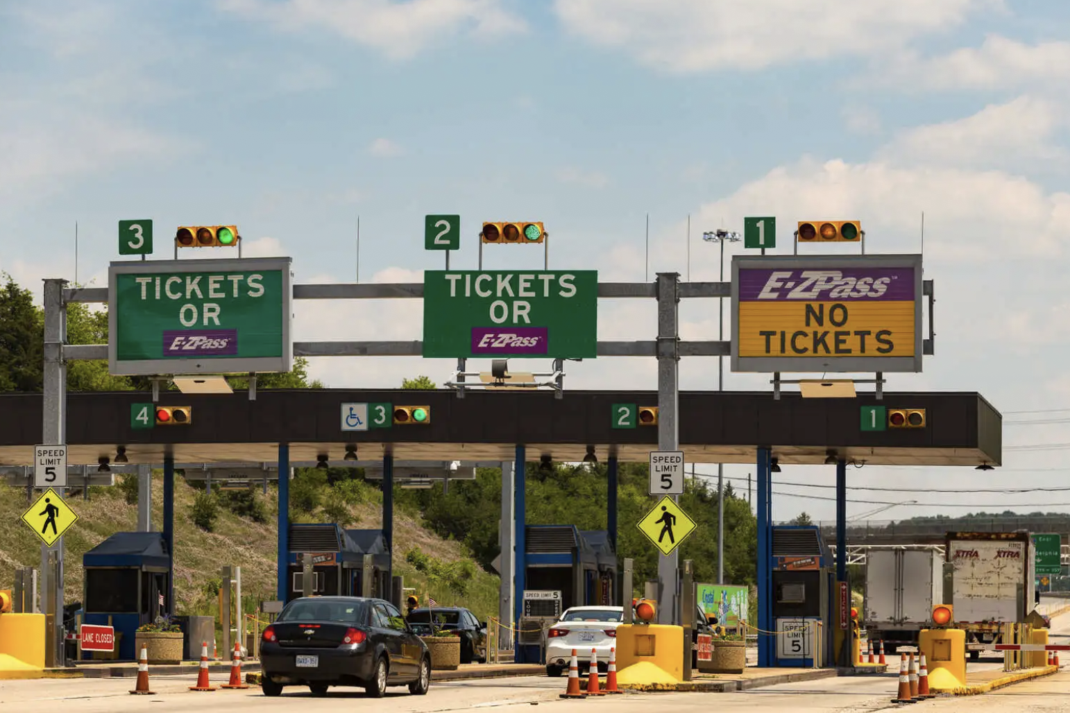 “Xe ma” khiến tài xế khốn khổ vì hóa đơn thu phí oan