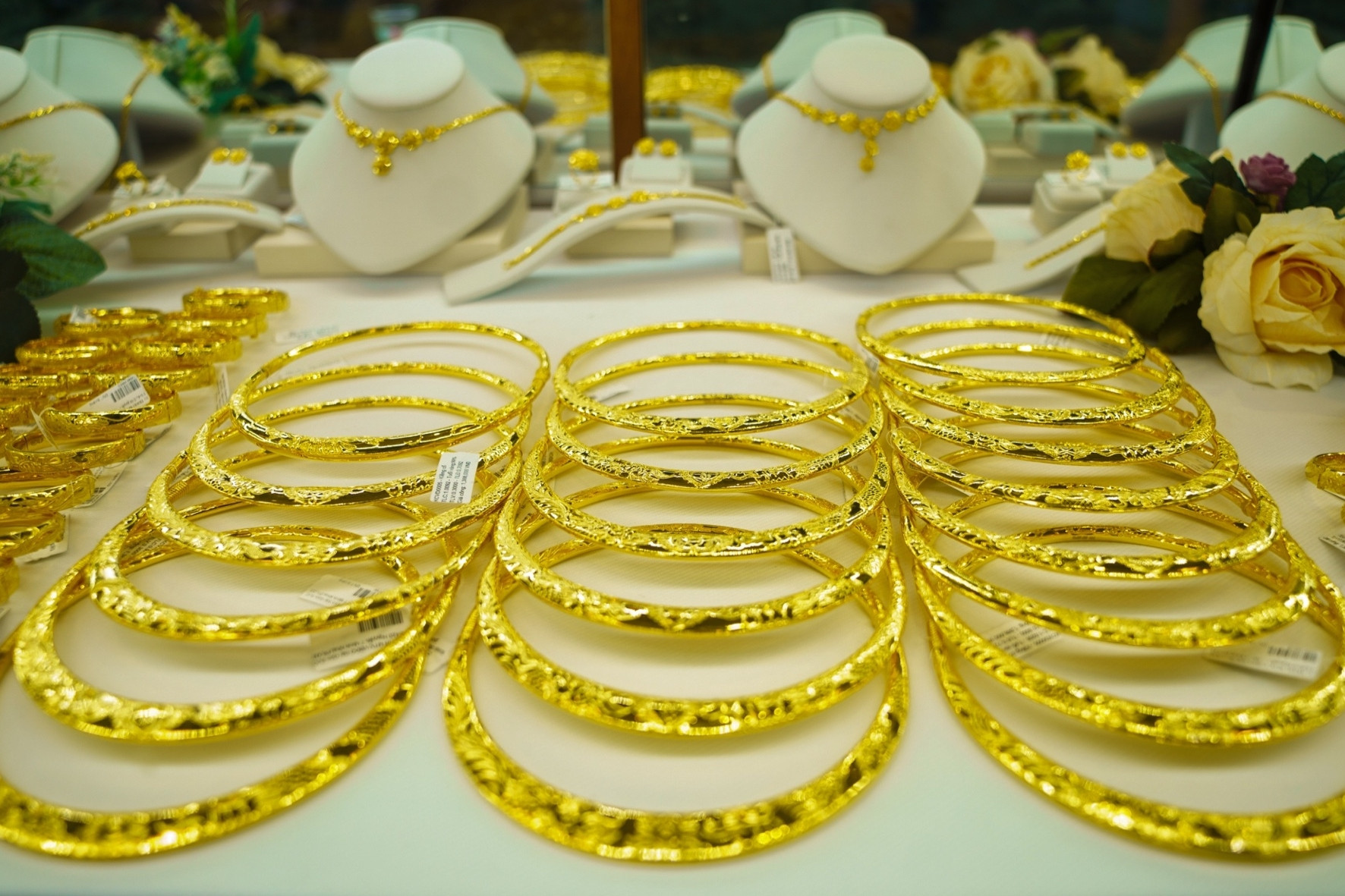 Giá vàng hôm nay 11/11/2025: Tiếp tục tăng mạnh, chờ quay lại mốc cao nhất mọi thời đại