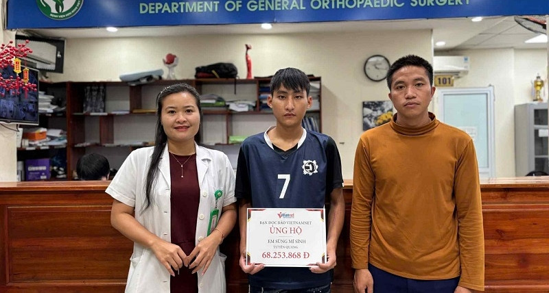 Bạn đọc Báo VietNamNet giúp đỡ em Sùng Mí Sính bị tai nạn hơn 68 triệu đồng