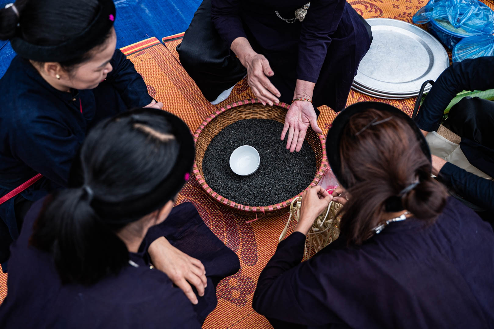 Đặc sản để &apos;trai xứ Lạng chọn vợ&apos; có vỏ đen, ruột vàng, ăn ngon lại &apos;hạ hỏa&apos;