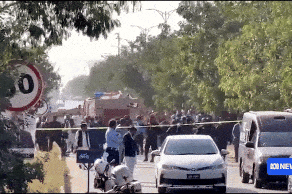 Đánh bom liều chết bên ngoài tòa án ở thủ đô Pakistan, 12 người thiệt mạng