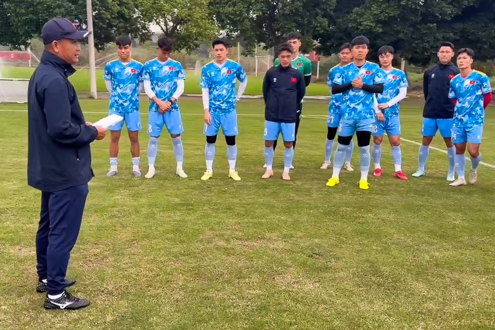 Đình Bắc, Viktor Lê phải tập riêng trước trận gặp U22 Trung Quốc